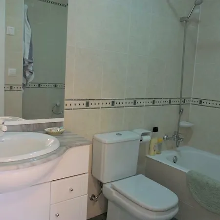 Adelfas Apartman *